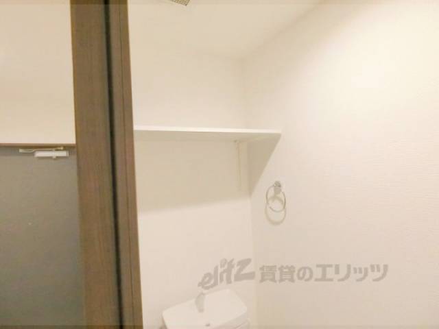 トイレ　上部収納