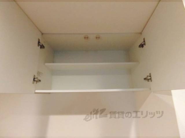 キッチン　上部収納