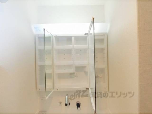 洗面所　上部収納