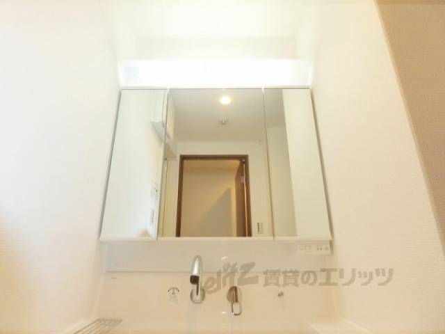 洗面所　上部収納