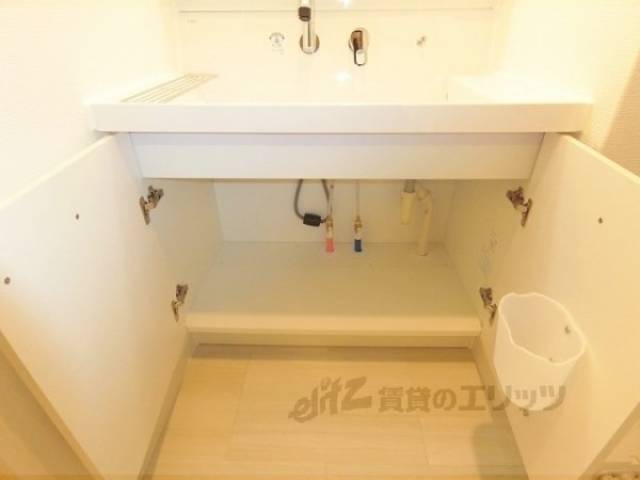 洗面所　下部収納