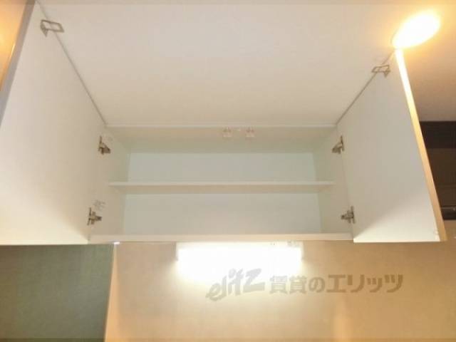 キッチン　上部収納