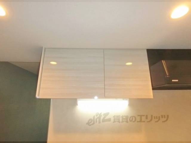 キッチン　上部収納