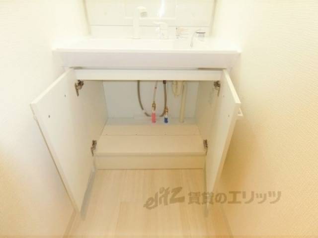 洗面所　下部収納