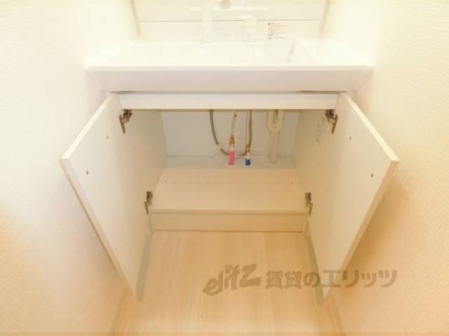 洗面所　下部収納