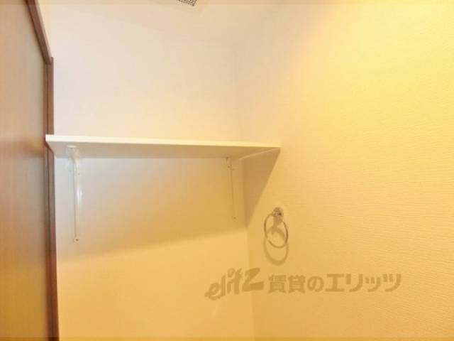 トイレ　上部収納