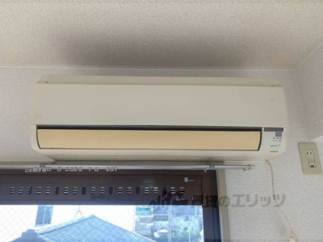 エアコン　冷蔵庫置場