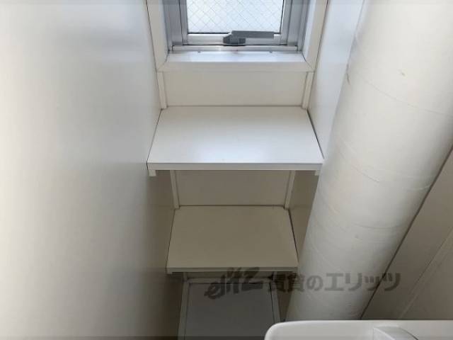 トイレ　物置