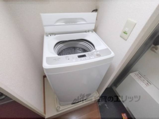 洗濯機置場　洗濯機