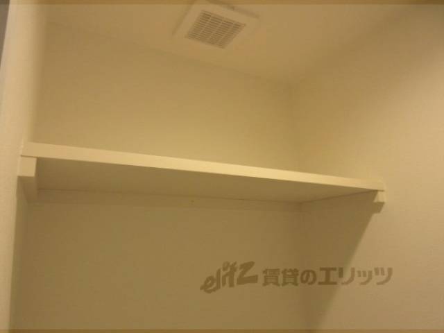 トイレ　上部棚