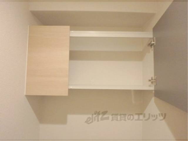 トイレ　上部収納