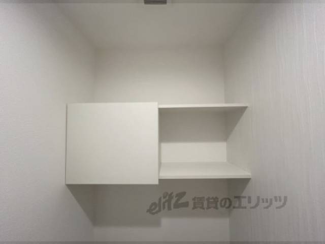 トイレ　上部収納