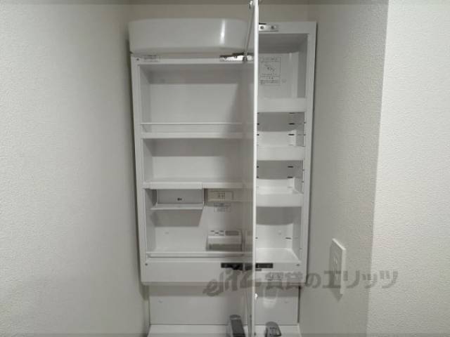 洗面所　収納上部