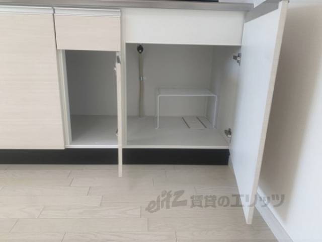 下収納