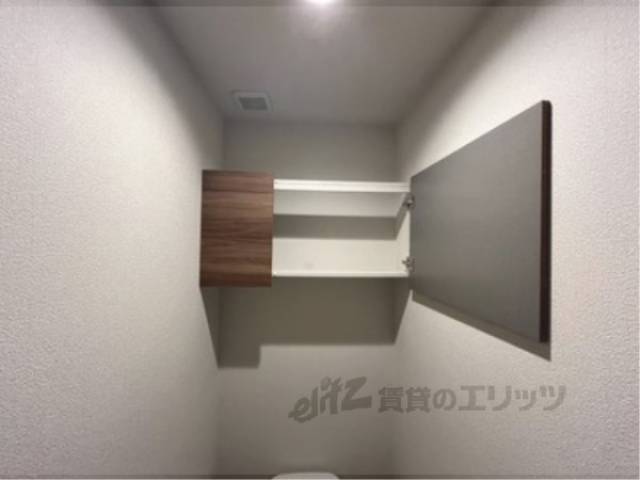 トイレ　棚