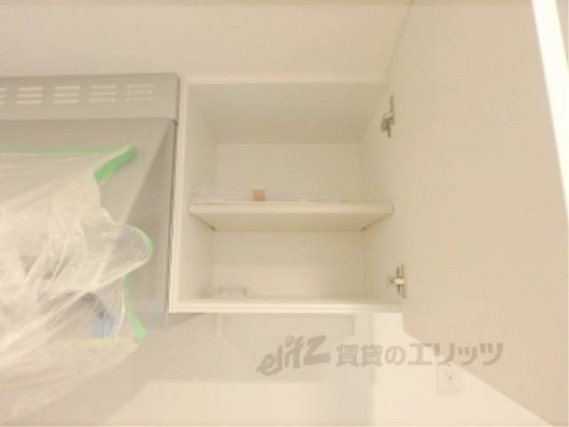 キッチン　上部収納