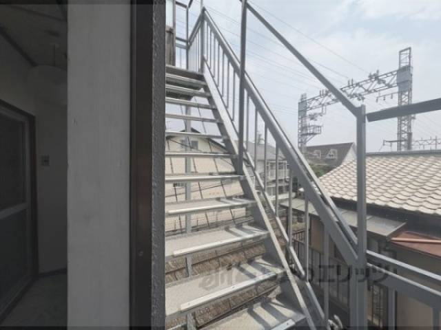 階段　3階へ上がる外階段