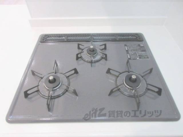 キッチン　３口コンロ