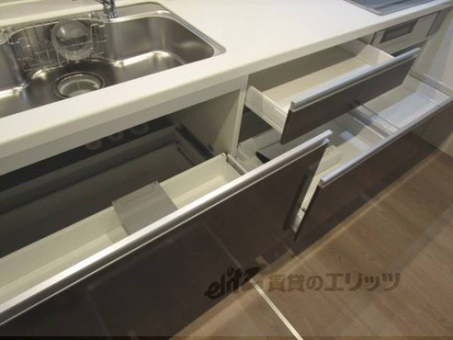 キッチン　キッチン下部収納