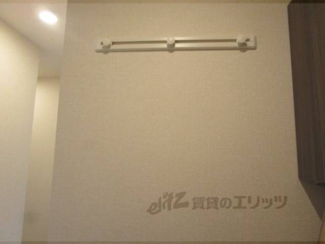 玄関　洋服掛け