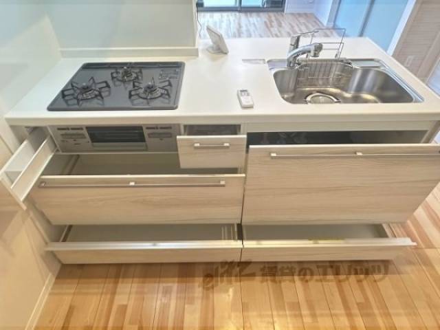 キッチン　収納