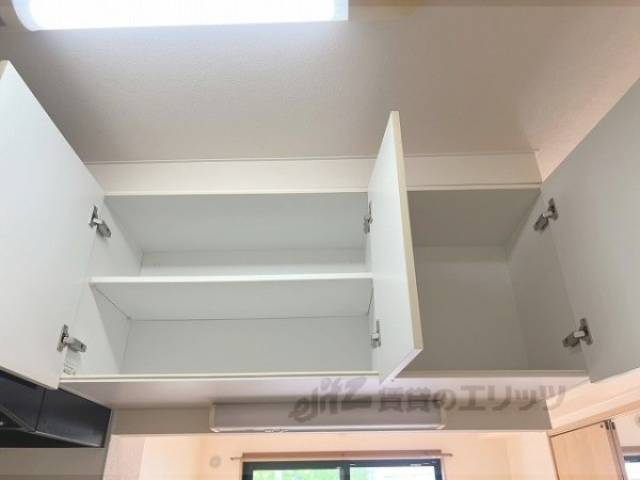 キッチン　上部収納