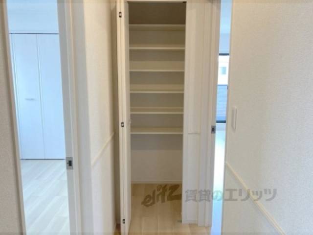 収納　廊下収納