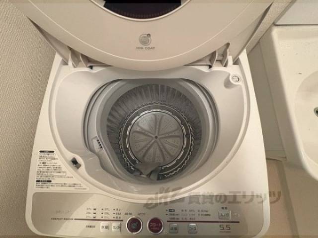 洗濯機置場　洗濯機