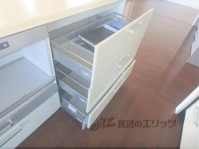 キッチン　収納下部