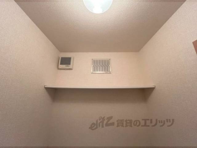 トイレ　物置