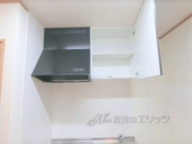 キッチン　上部収納棚