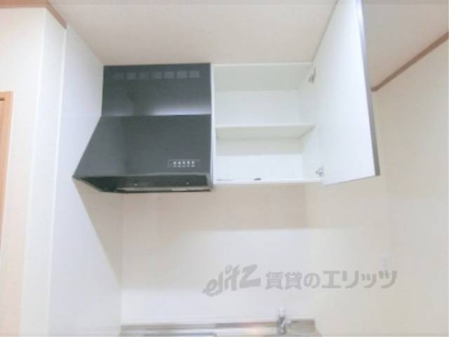 キッチン　上部収納棚