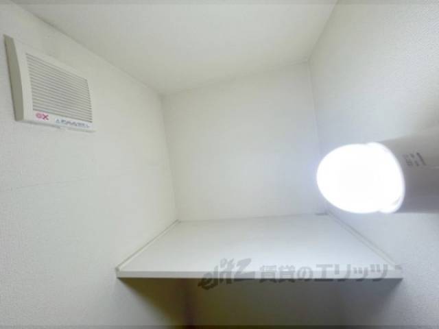 トイレ　上部収納