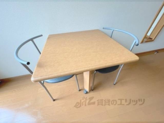 テーブル＆チェア2脚