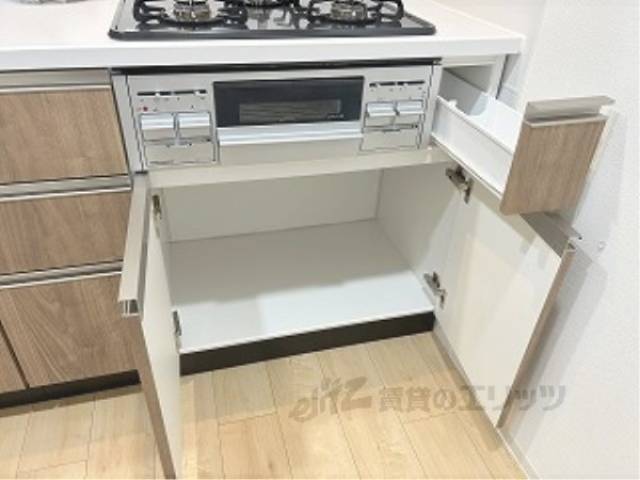 キッチン　下部収納