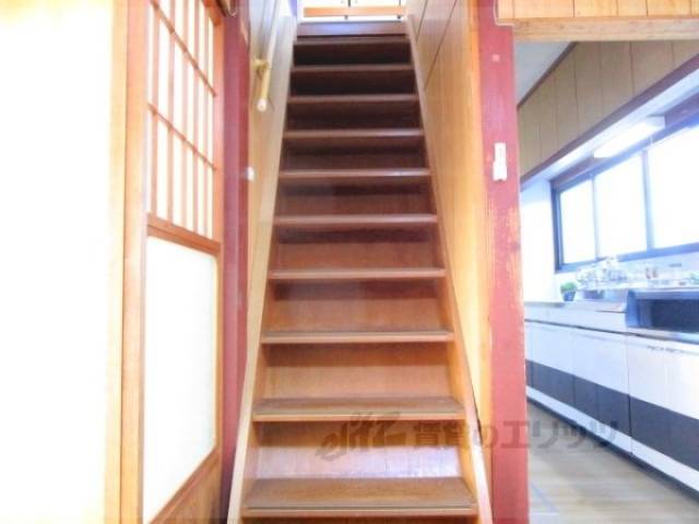廊下　階段