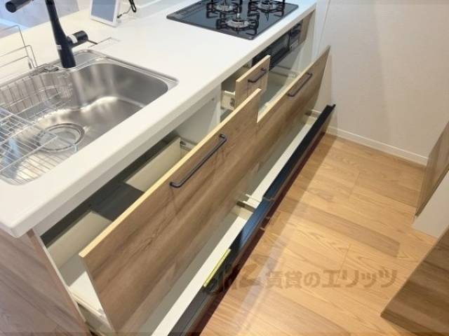 キッチン　収納下部
