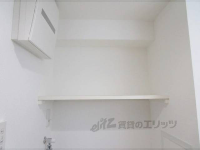 洗濯機置場　上部収納
