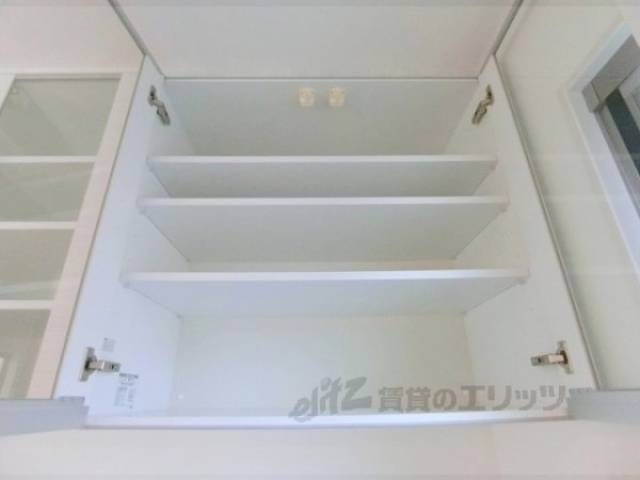 キッチン　上部収納