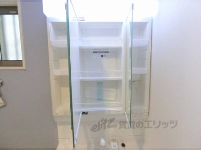 洗面所　上部収納
