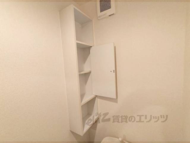 トイレ　棚