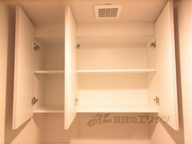 トイレ　上部収納