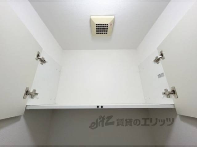 トイレ　上部収納