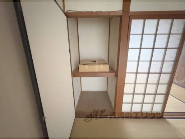 和室　収納
