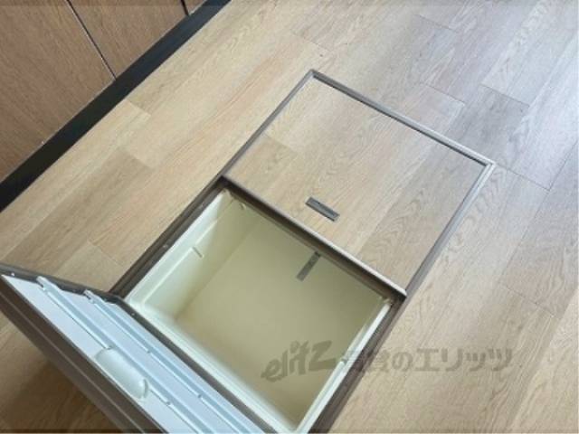キッチン　床下収納