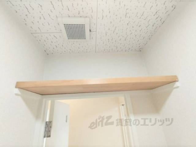 トイレ　棚