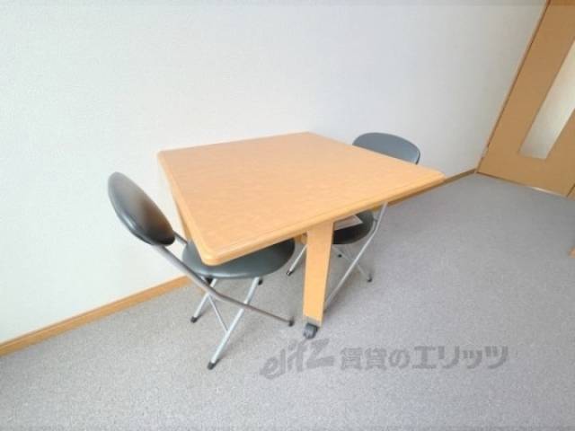 テーブル・チェア2脚