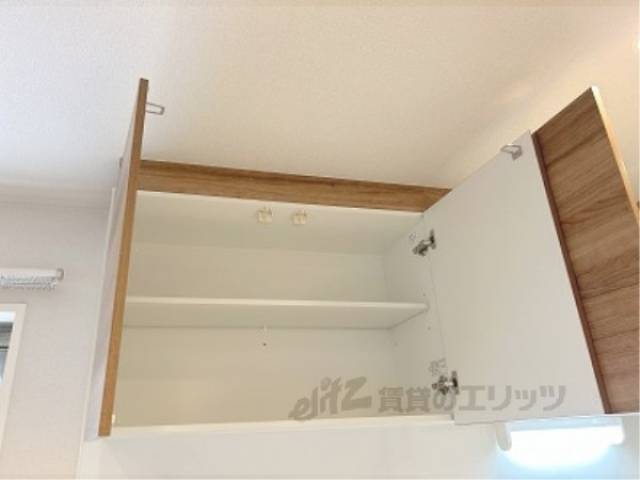 キッチン　上部収納