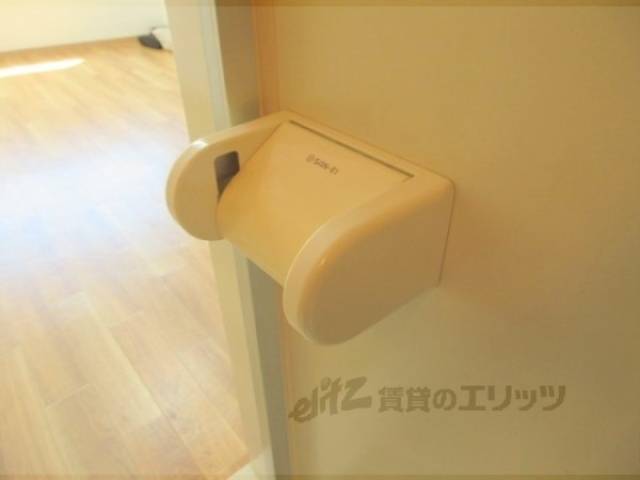 トイレ　ペーパーホルダー