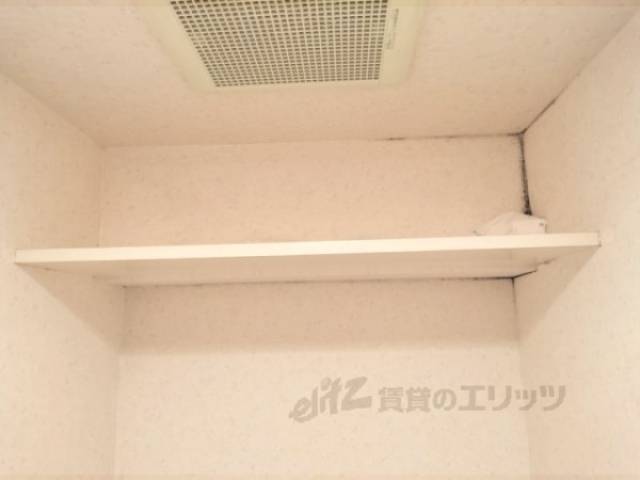 トイレ　棚